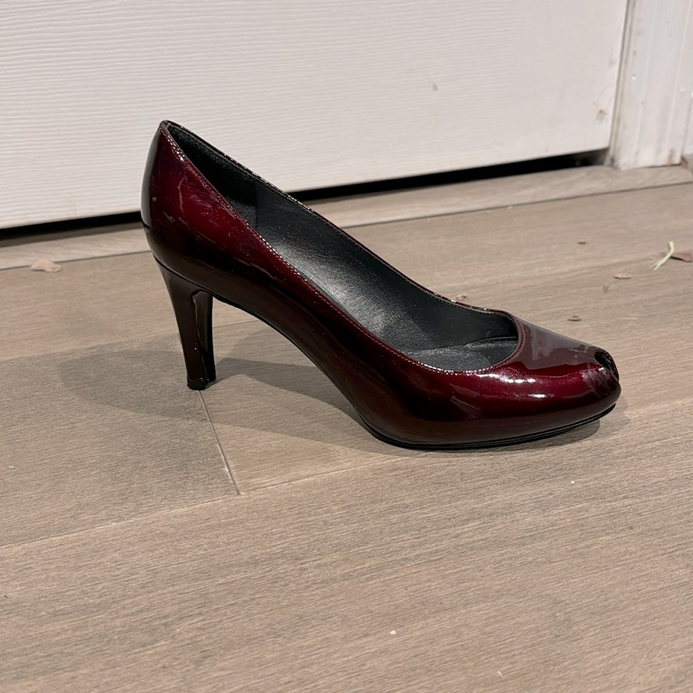 Stuart Weitzman peep toe pump Sz 7.5